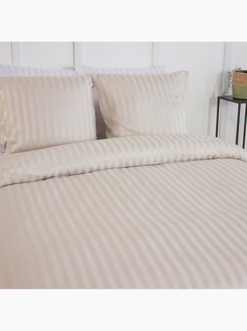 Parure housse de couette Polyester motif Rayés Satinés - Kiabi Parure housse de couette Polyester motif Rayés Satinés - Kiabi