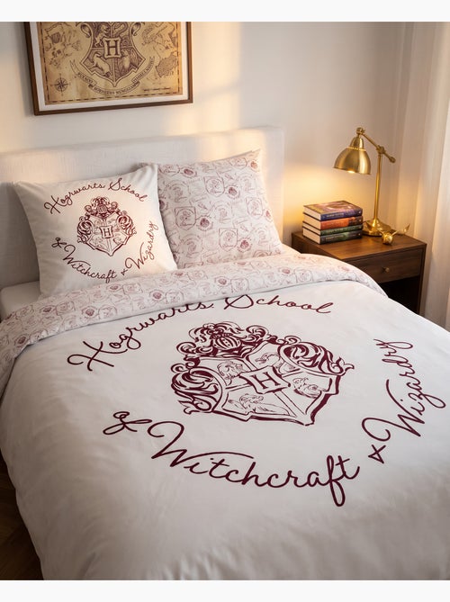 Parure Lit Double Harry Potter 240x220cm + 2 Taies 65x65cm – Poudlard Bordeaux – Polycoton - Kiabi Parure Lit Double Harry Potter 240x220cm + 2 Taies 65x65cm – Poudlard Bordeaux – Polycoton - Kiabi