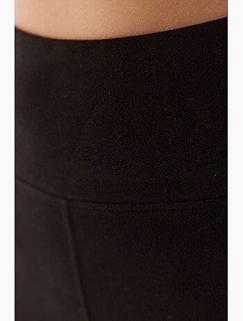 Peachy legging à taille haute et jambe évasée penti