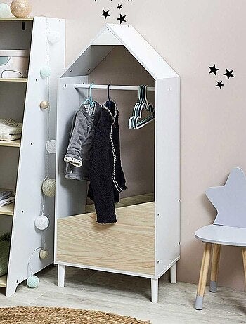 Penderie enfant maison