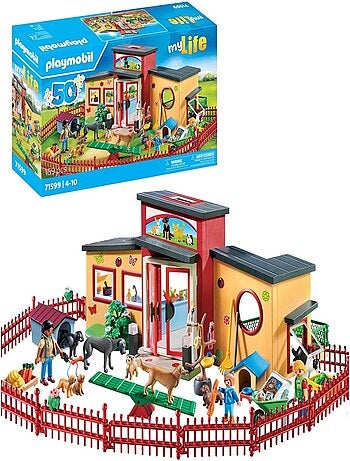 Pension des animaux avec soigneurs et enfant