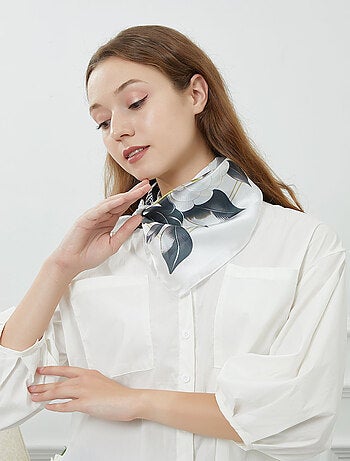 Petit carré de soie Black Roses Cléo