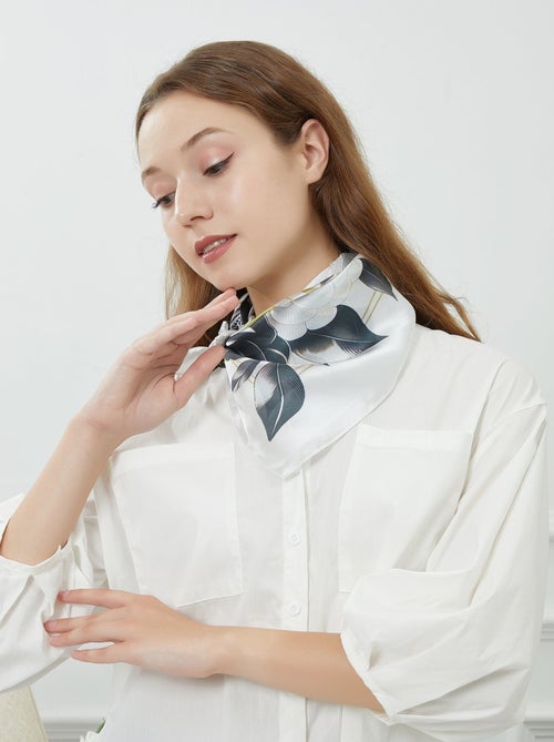 Petit carré de soie Black Roses Cléo - Kiabi