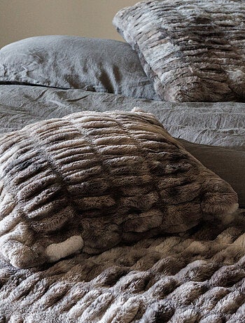 Plaid 150x200 ZIBELINE en fausse fourrure doublée velours