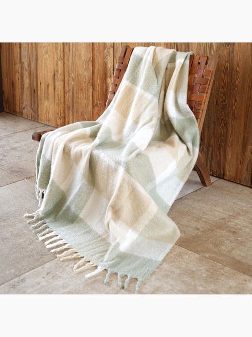 Plaid à carreaux aspect mohair avec franges - Kiabi