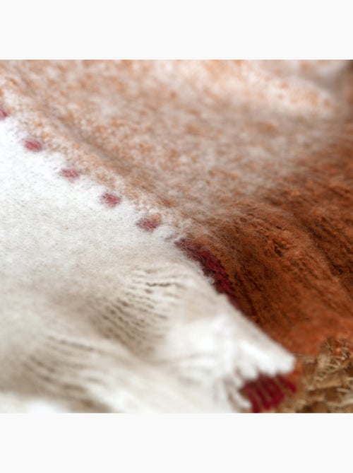 Plaid à carreaux aspect mohair - Kiabi Plaid à carreaux aspect mohair - Kiabi