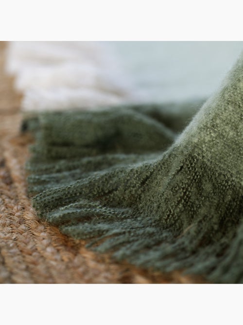 Plaid à carreaux aspect mohair - Kiabi Plaid à carreaux aspect mohair - Kiabi