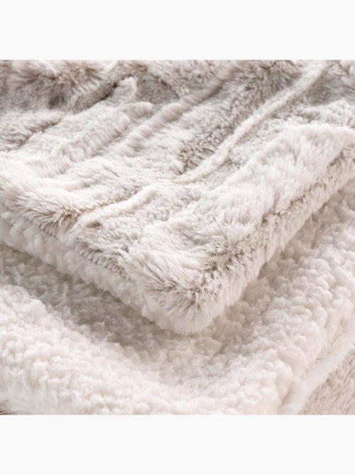 Plaid a poils doux et sherpa Lynx - Kiabi