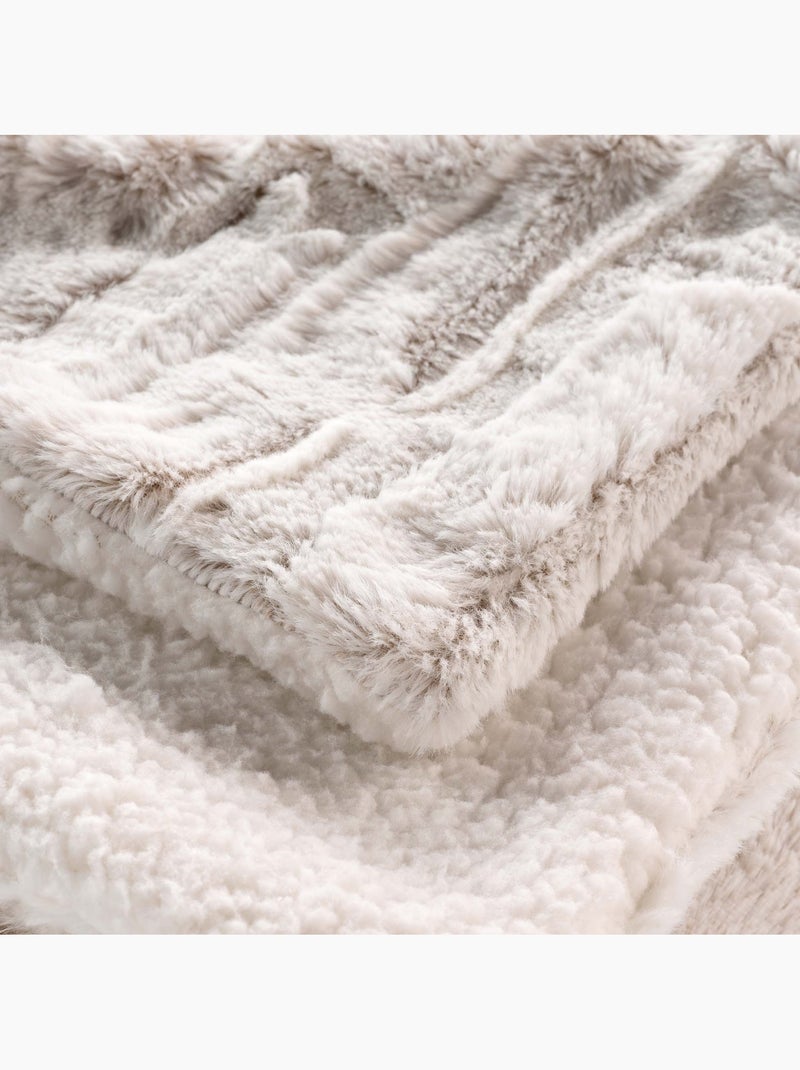 Plaid a poils doux et sherpa Lynx Beige - Kiabi