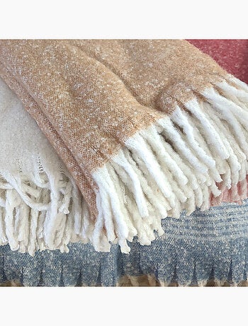 Plaid aspect mohair 100% polyester recyclé HYGGE