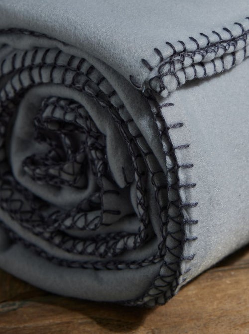 Plaid aux finitions contrastantes - Kiabi