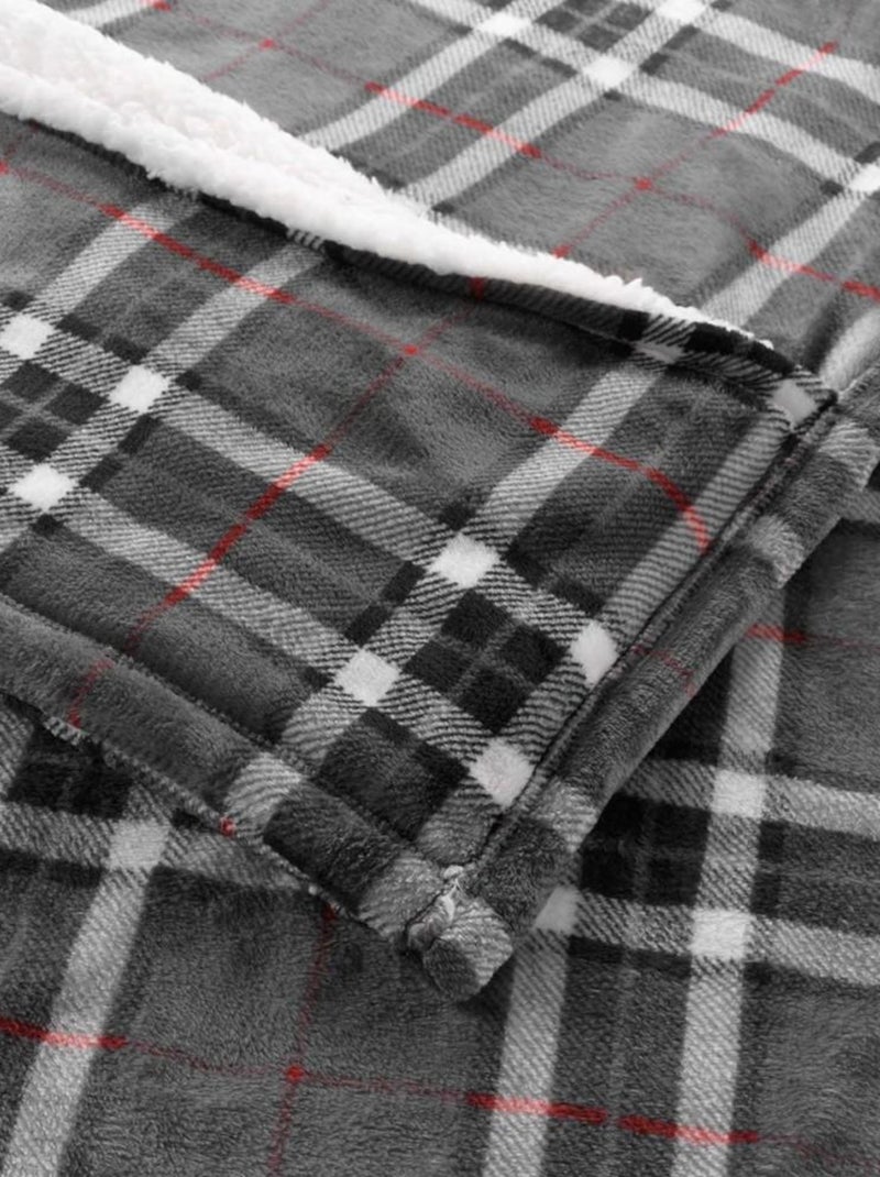 Plaid avec poche pieds 125x150 cm flanelle sherpa Scottish Gris - Kiabi