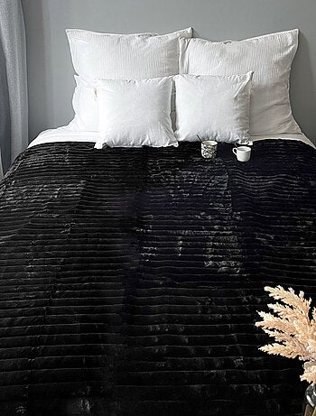 Plaid côtelé noir effet fourrure Matisse 180x220cm