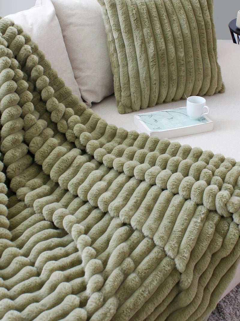 Plaid côtelé olive effet fourrure Matisse Vert - Kiabi