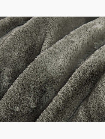 Plaid déco en fausse fourrure Oeko-Tex - 150 x 200 cm - Future Home