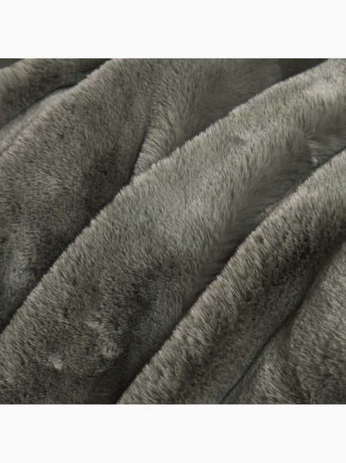 Plaid déco en fausse fourrure Oeko-Tex - 150 x 200 cm - Future Home - Kiabi