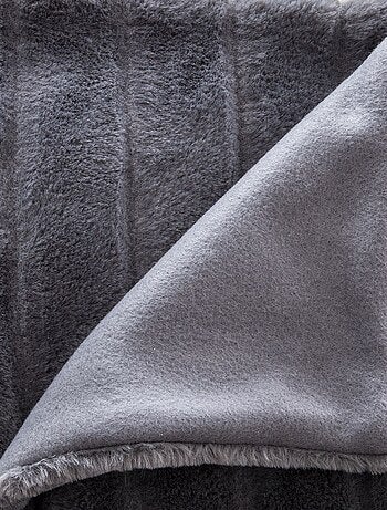 Plaid design imitiation fourrure Manoir