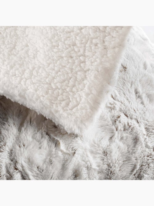 Plaid doublé en imitation fourrure - Kiabi