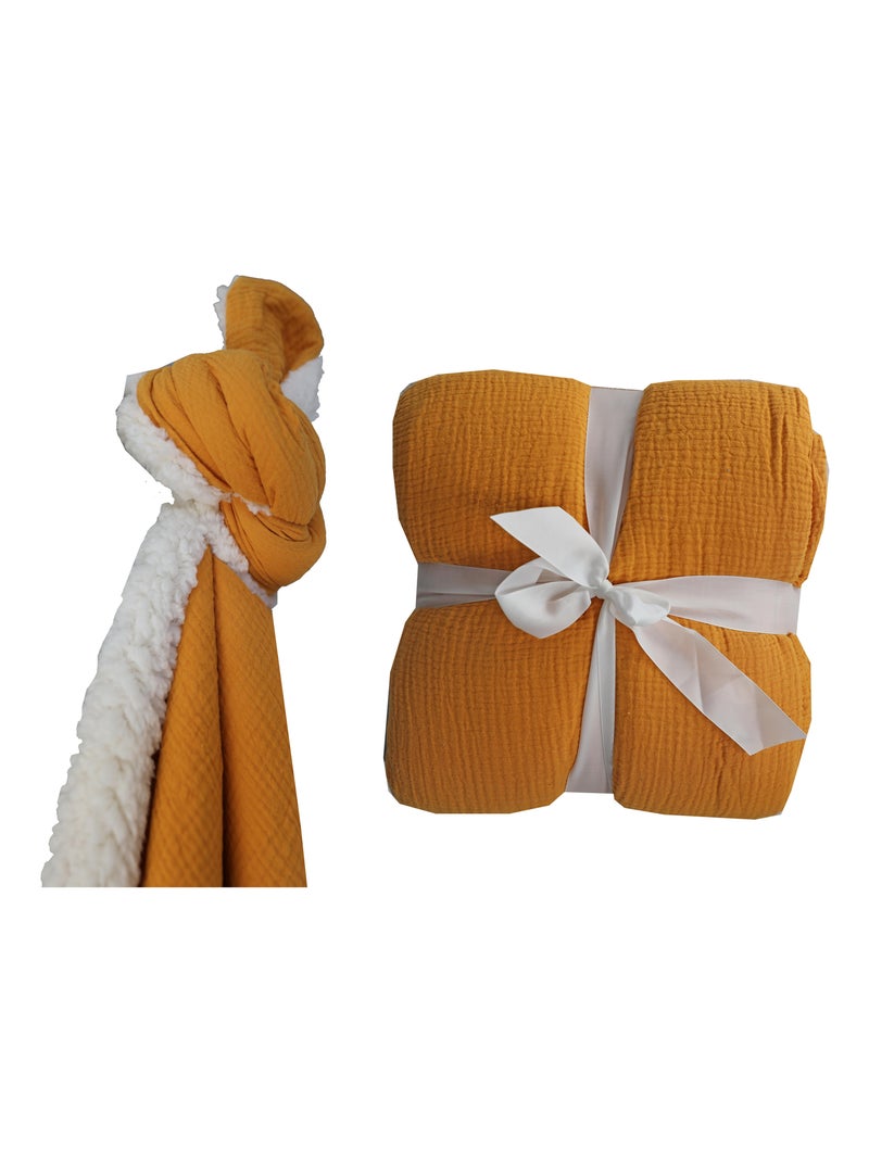 Plaid double gaze sherpa 'Deko&co' Jaune moutarde - Kiabi