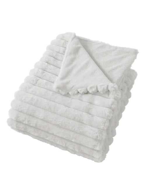 Plaid doux imitation fourrure et flanelle SELA - Kiabi Plaid doux imitation fourrure et flanelle SELA - Kiabi