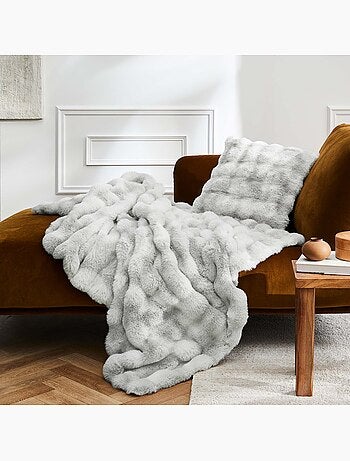 Plaid effet peluche et polaire