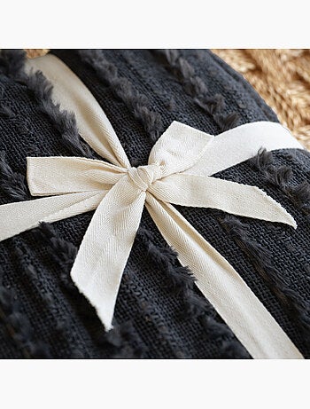 Plaid en chenille texturée avec franges