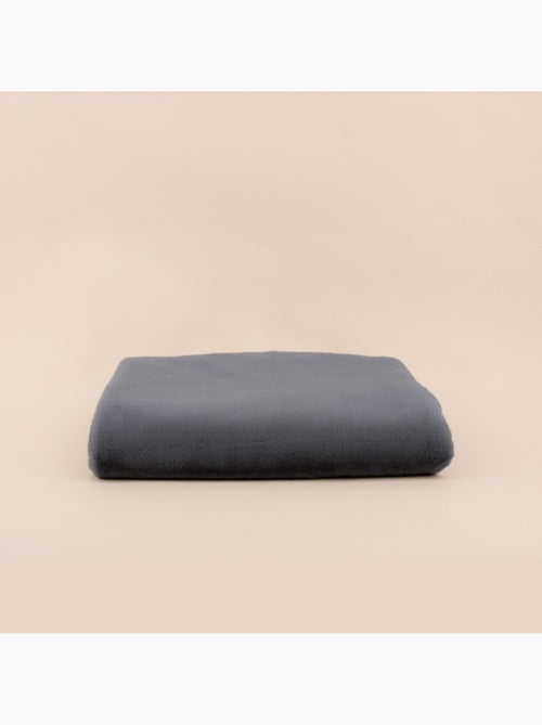 Plaid en fausse fourrure 130x160cm - Kiabi Plaid en fausse fourrure 130x160cm - Kiabi