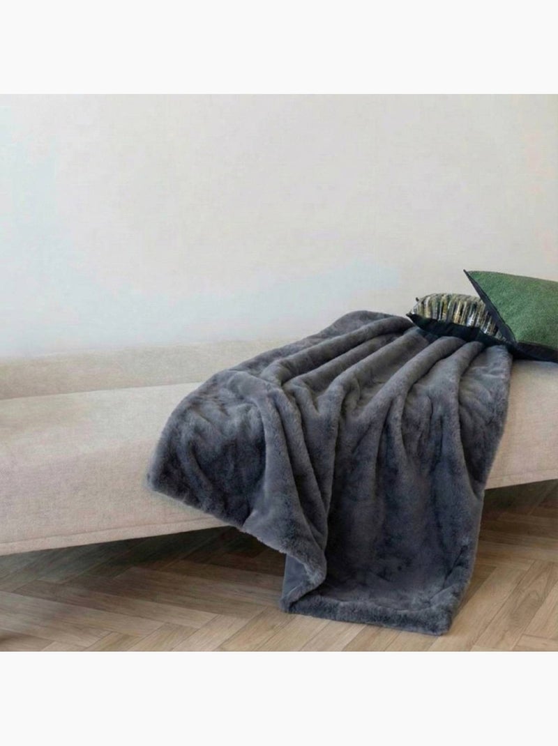Plaid en fausse fourrure 130x160cm Gris foncé - Kiabi