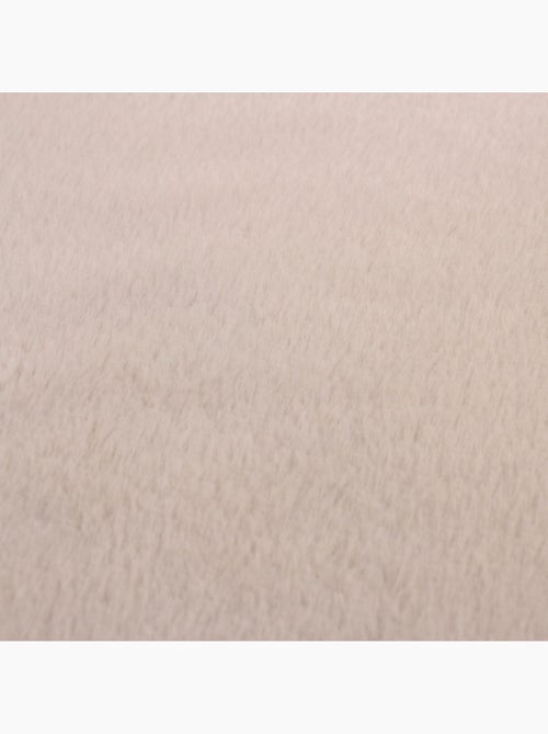 Plaid en fausse fourrure 157x230cm - Kiabi Plaid en fausse fourrure 157x230cm - Kiabi