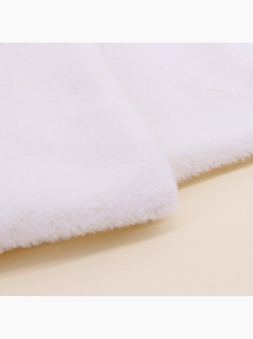 Plaid en fausse fourrure 157x230cm - Kiabi Plaid en fausse fourrure 157x230cm - Kiabi