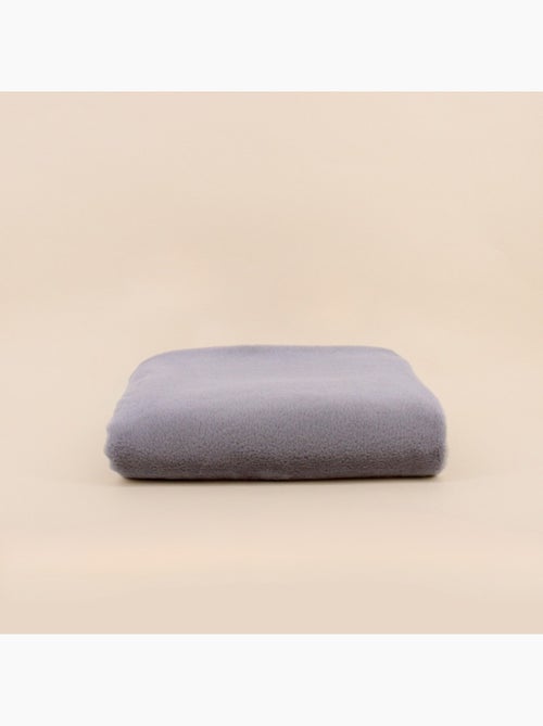 Plaid en fausse fourrure 157x230cm - Kiabi Plaid en fausse fourrure 157x230cm - Kiabi