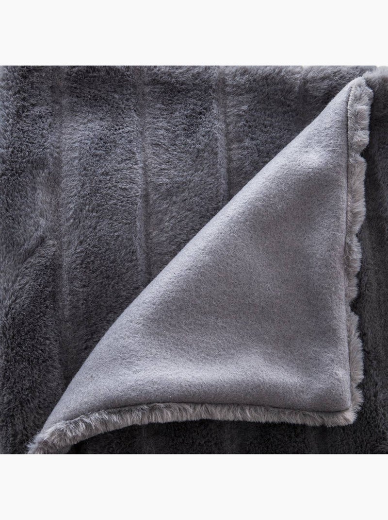 Plaid en fausse fourrure manoir Gris foncé - Kiabi