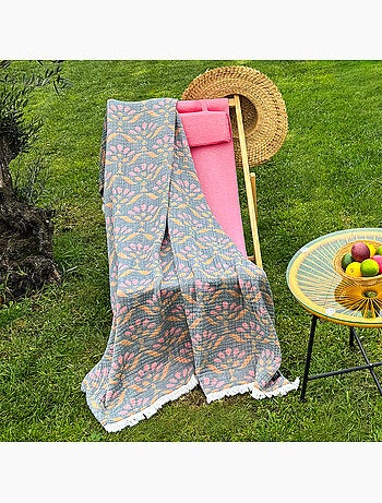 Plaid en gaze de coton lavée à motif végétal