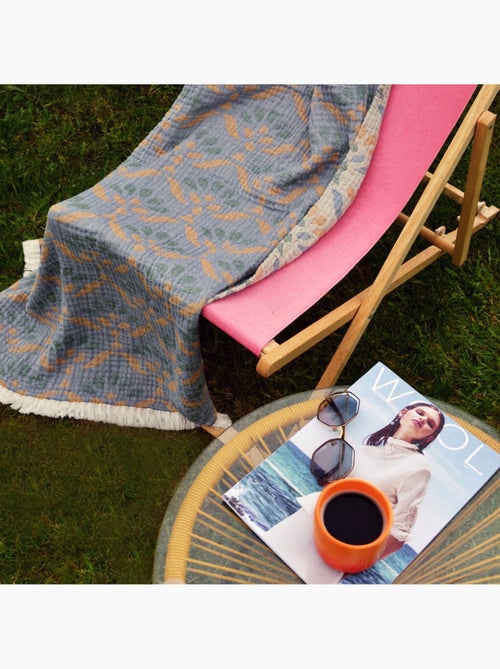 Plaid en gaze de coton lavée à motif végétal - Kiabi