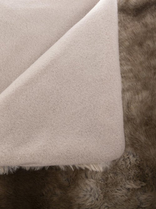 Plaid en imitation fourrure - Kiabi