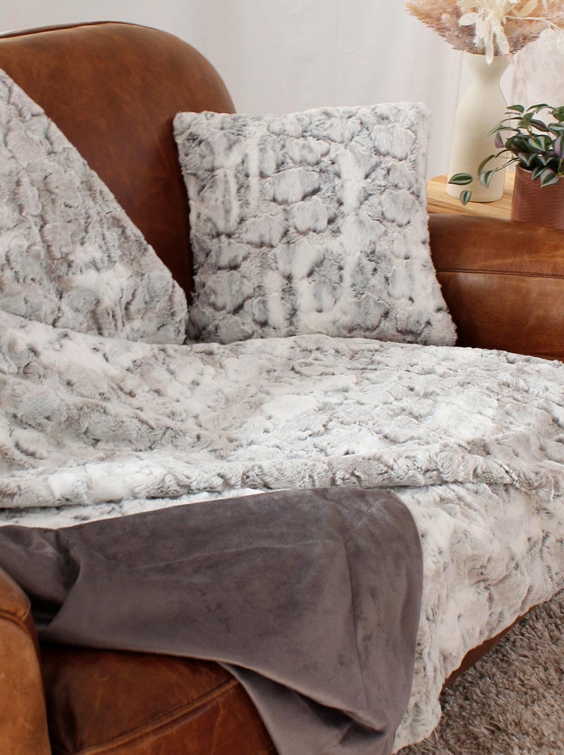 Plaid en imitation fourrure doublée polaire Gris clair - Kiabi