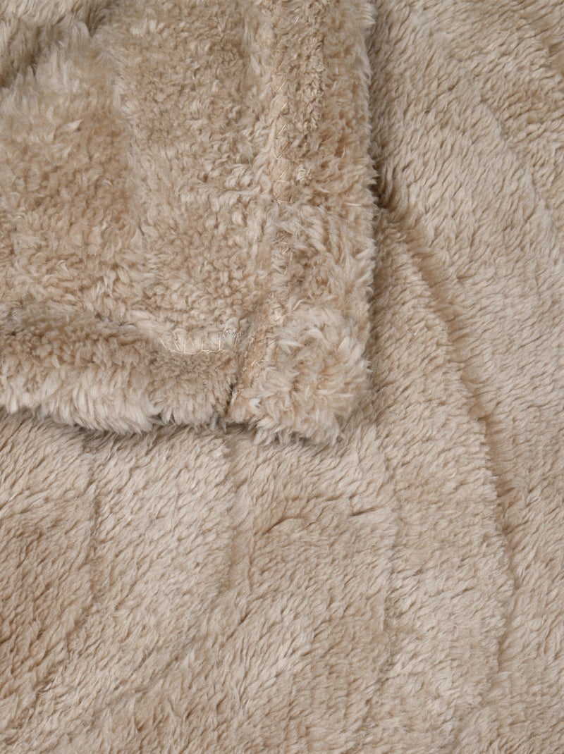 Plaid en imitation fourrure motif vague Beige coquille - Kiabi