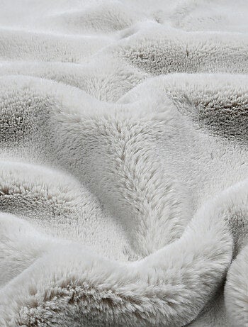 Plaid en imitation fourrure ultra moelleux