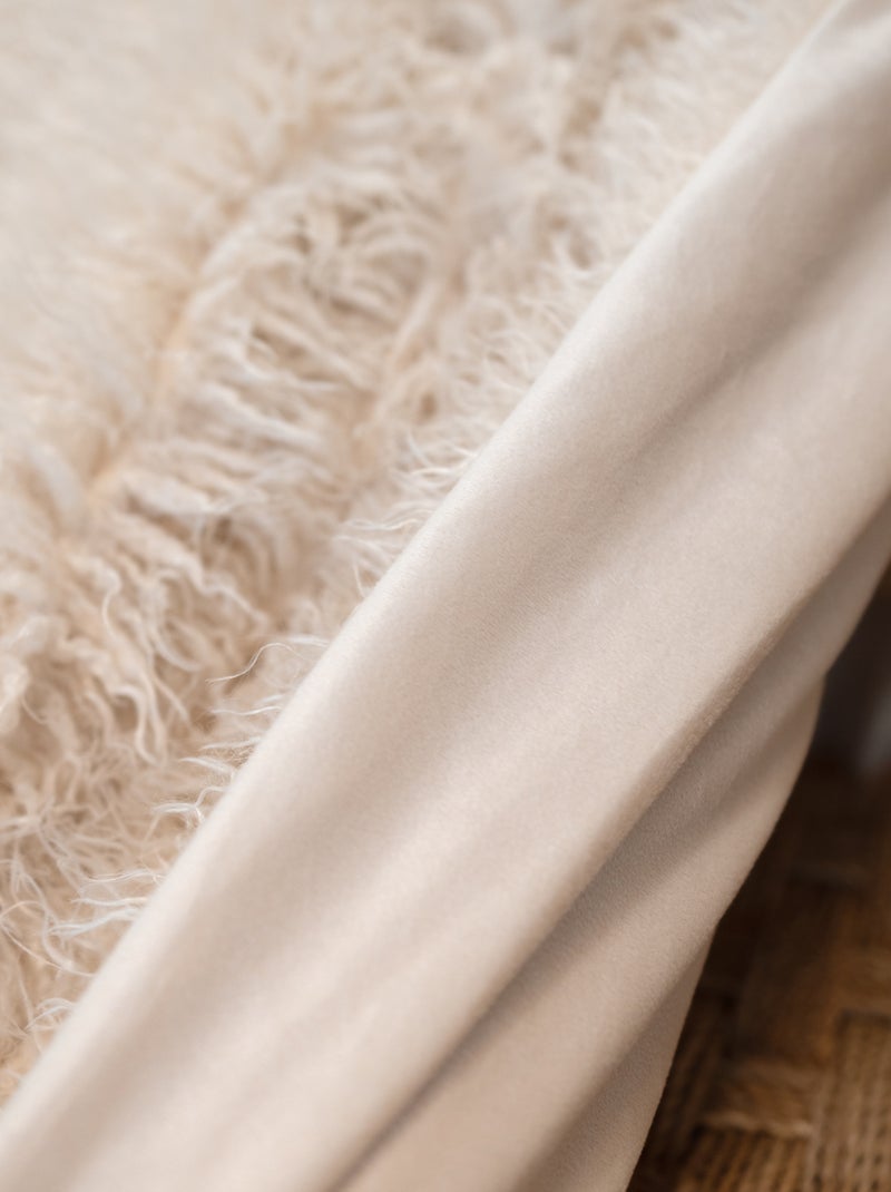Plaid fausse fourrure à poil long Beige coquille - Kiabi