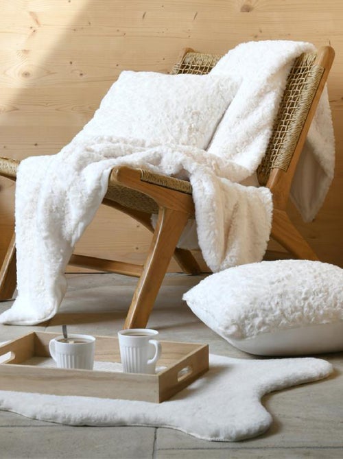 Plaid fausse fourrure chaud et moelleux - Kiabi