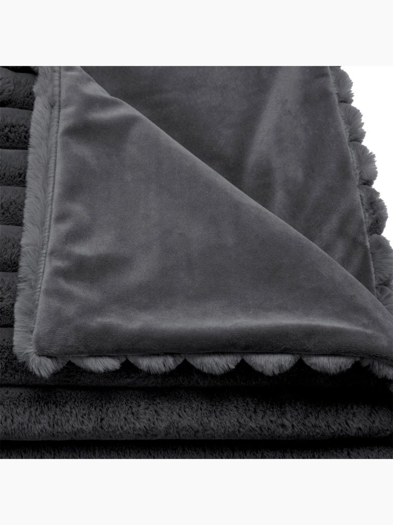 Plaid fausse fourrure côtelé ALBA 130x160 Gris foncé - Kiabi