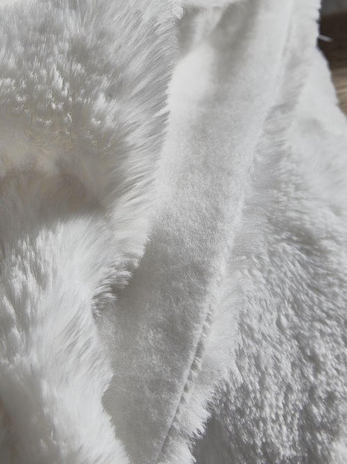 Plaid fausse fourrure  'MOUNTAIN' 'TODAY' - Kiabi