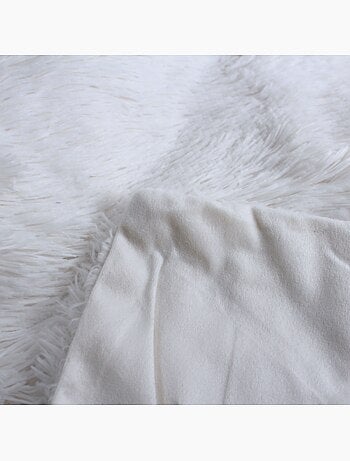 Plaid fausse fourrure poils longs blancs 130x170cm