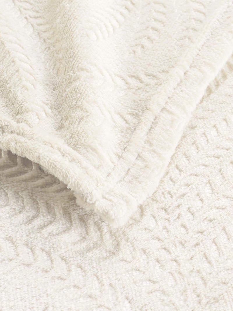 Plaid flanelle relief unie Nelia - Douceur D'intérieur Bois naturel - Kiabi