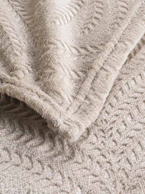 Plaid flanelle relief unie Nelia - Douceur D'intérieur - Kiabi