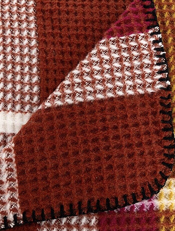 Plaid gaufré motif tartan et rayures