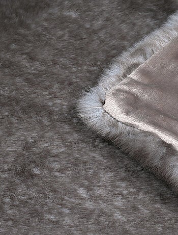 Plaid imitation fourrure douce