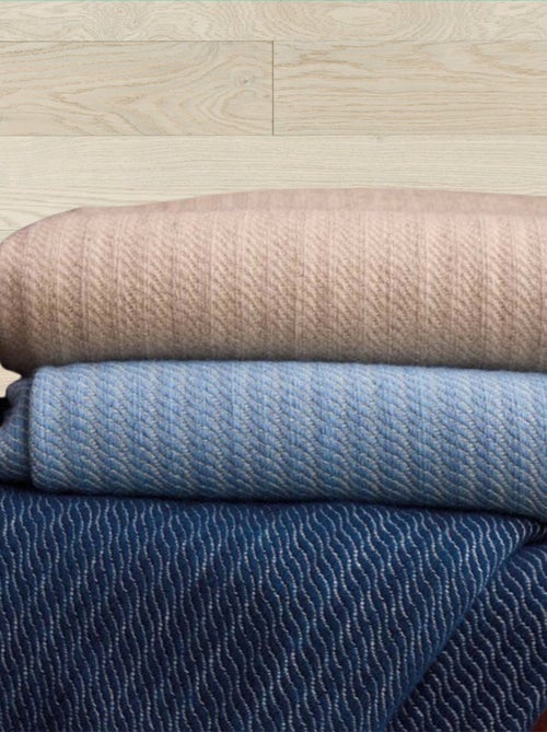 Plaid ou couvre-lit 100% laine - Kiabi Plaid ou couvre-lit 100% laine - Kiabi