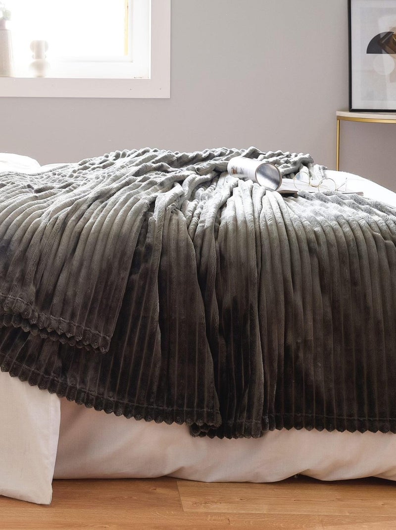 Plaid polaire  -  - Effet côtelé en 3D Gris foncé - Kiabi