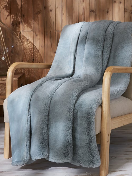 Plaid polaire chaud Odin - Terre de Nuit - Kiabi Plaid polaire chaud Odin - Terre de Nuit - Kiabi
